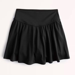 Gilly Hicks Active Energize Ultra High-Rise Flutter Skortie